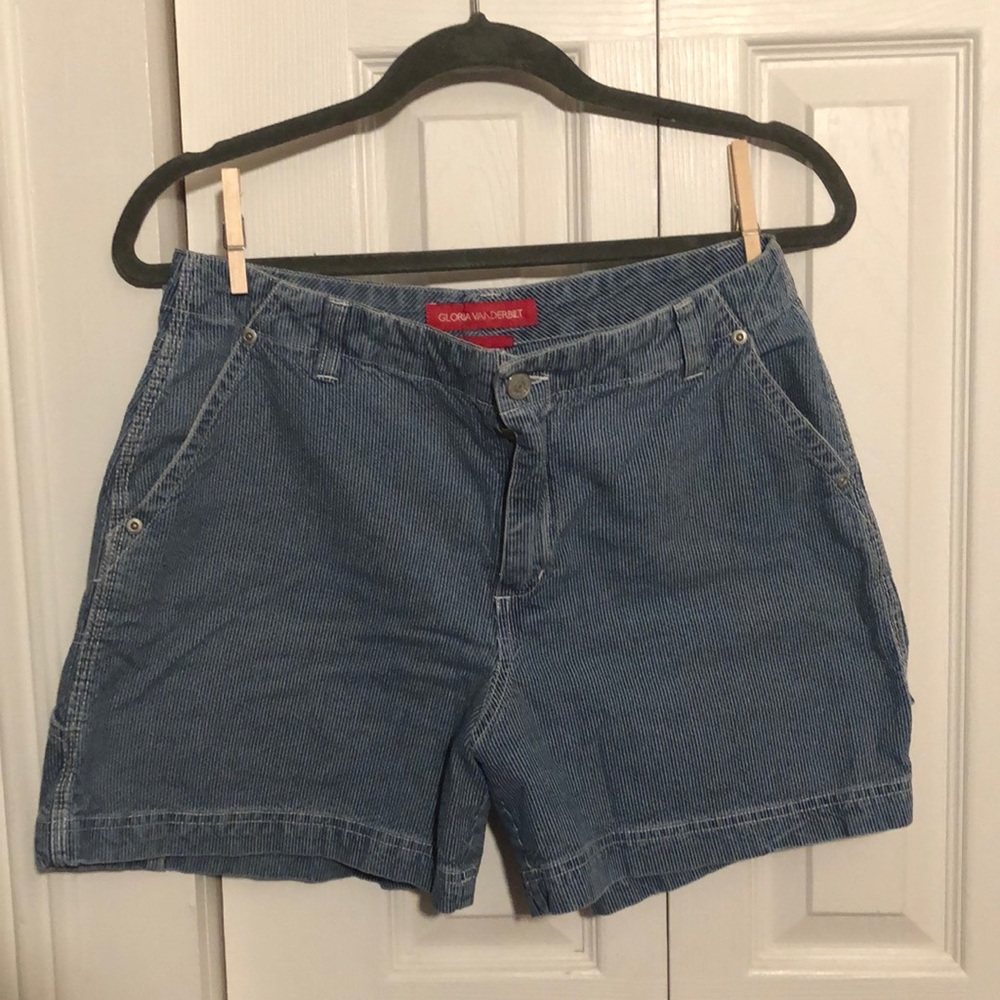 VINTAGE Gloria Vanderbilt shorts